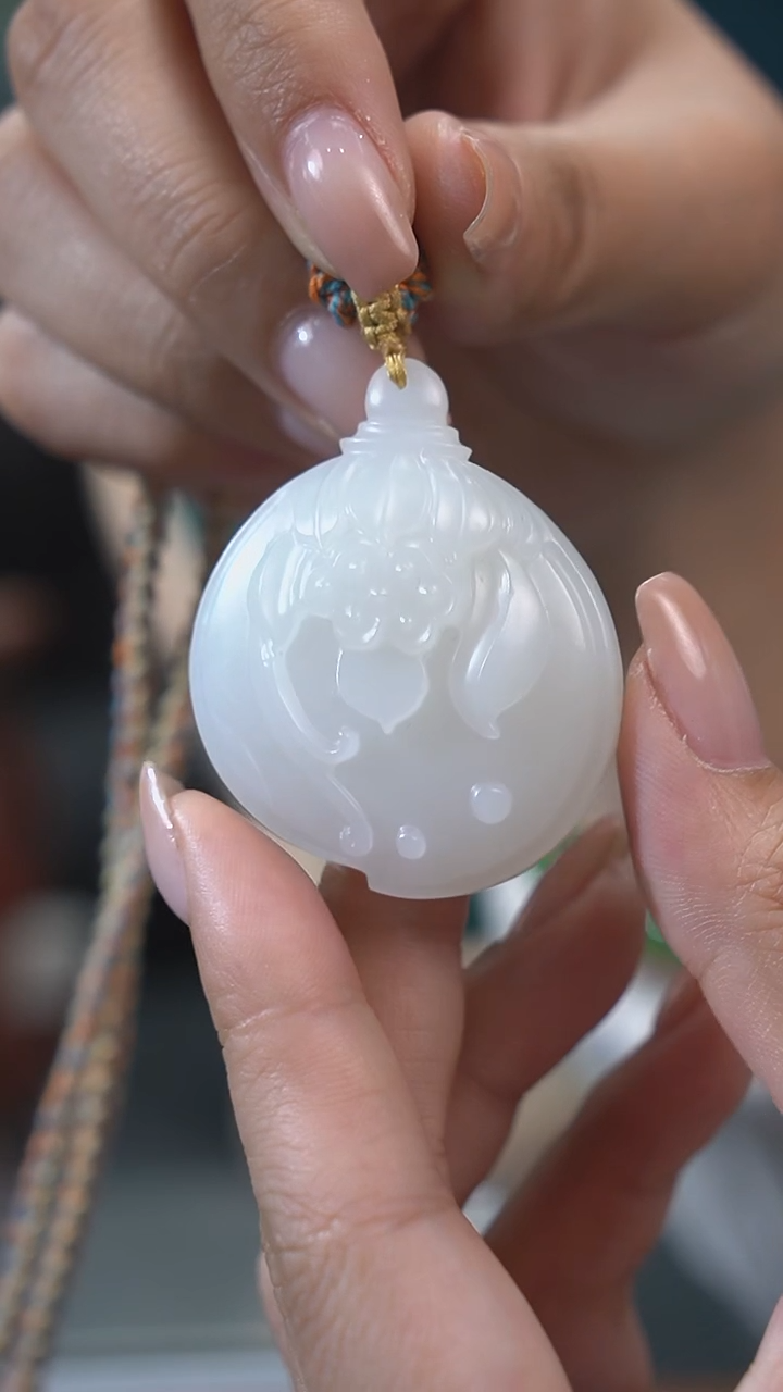 【闪购商品】和田玉吊坠(不含链)未镶嵌莲花