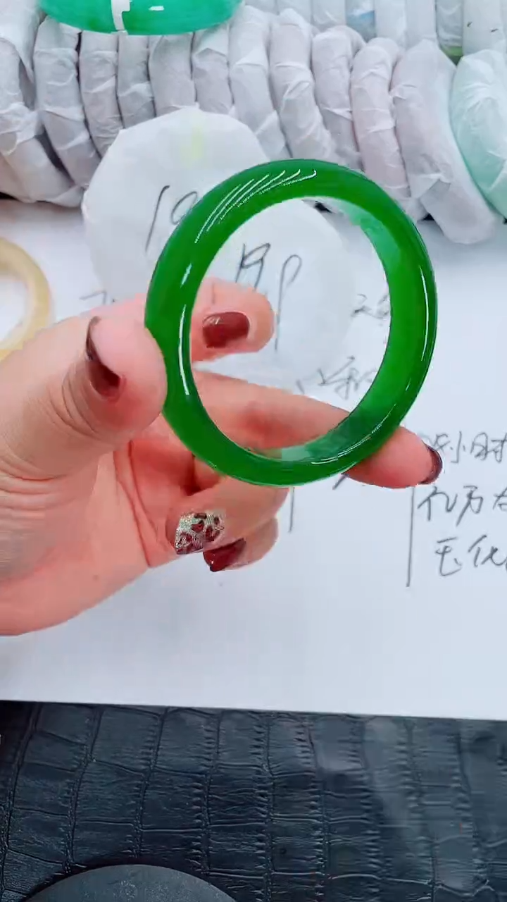 【闪购商品】石英质玉手镯未镶嵌S44-55-54