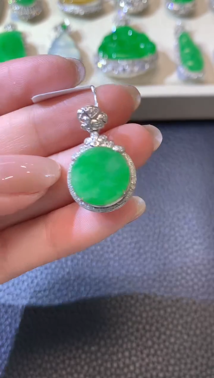 【闪购商品】翡翠吊坠(不含链)18K金镶嵌A86