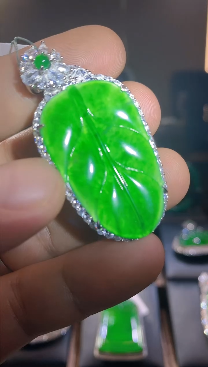 【闪购商品】翡翠颈饰未镶嵌翡翠吊坠