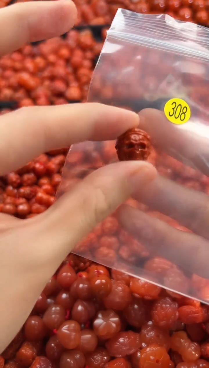 颈饰未镶嵌南红玛瑙1