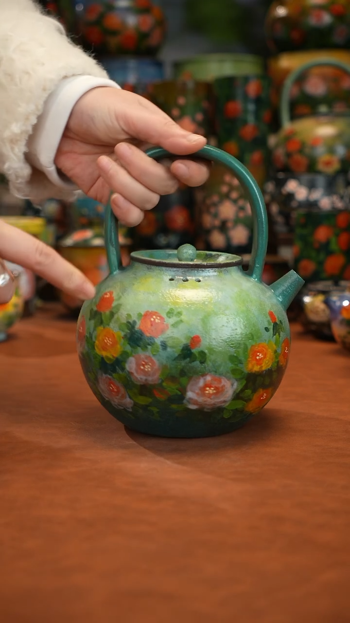 油画   釉下彩  壶