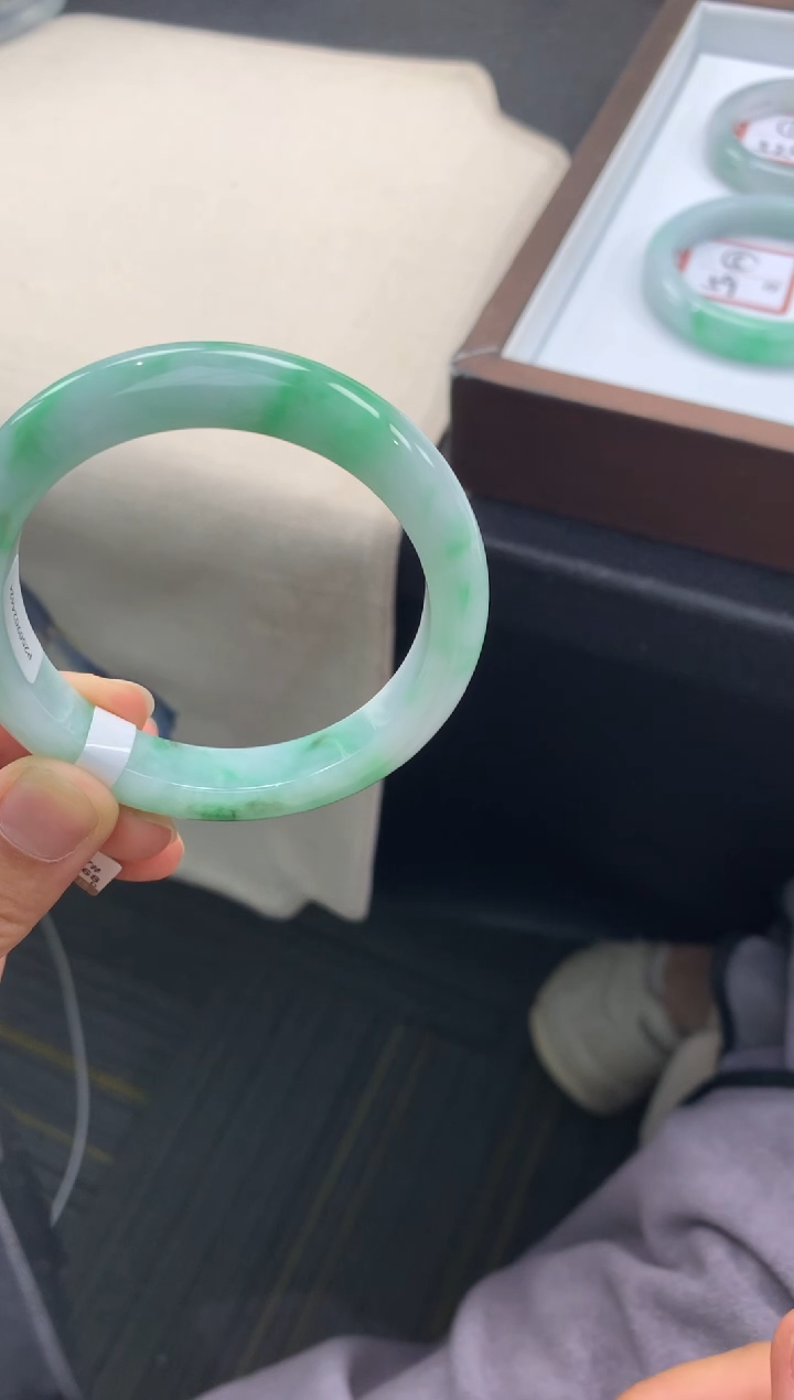 未镶嵌手镯翡翠用****0退货需手镯吊牌标签完好