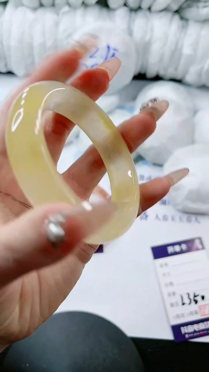 【闪购商品】石英质玉手镯未镶嵌多样性发货L350