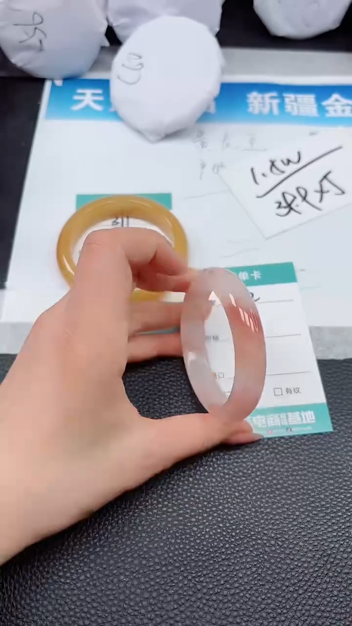 【闪购商品】石英质玉手镯未镶嵌A312