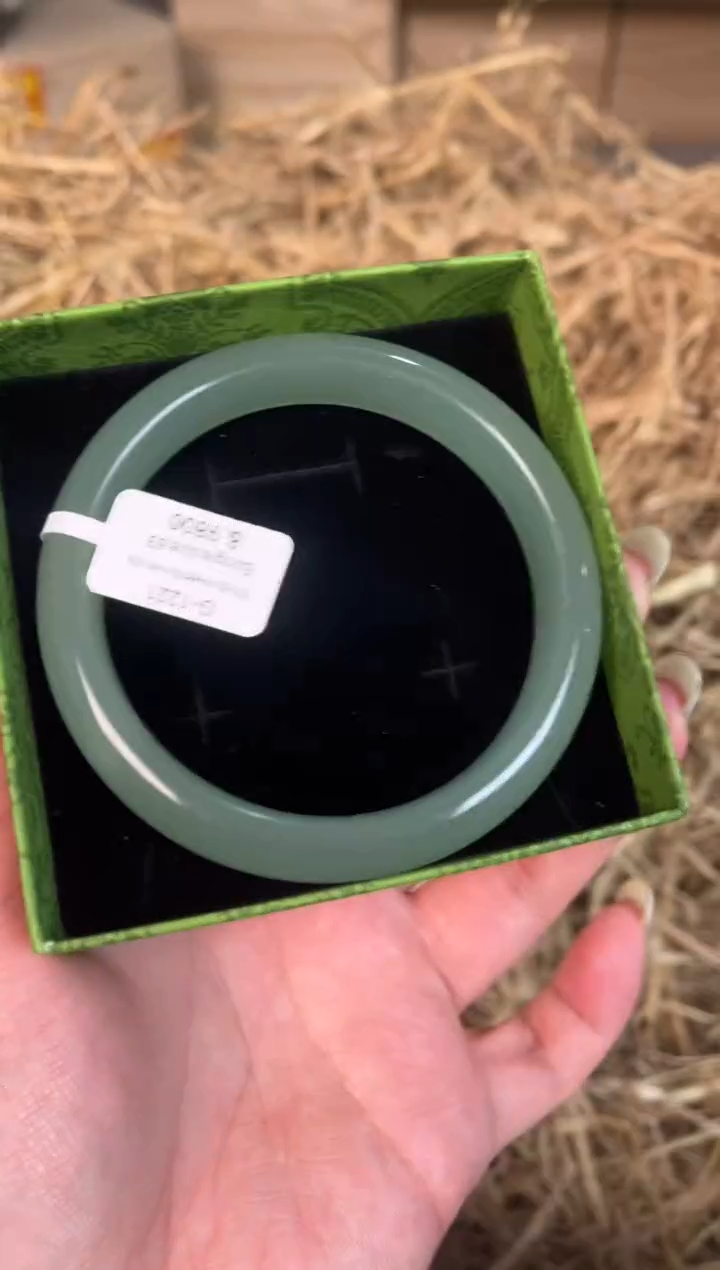 未镶嵌手镯石英质玉G-1221