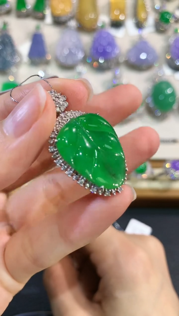 【闪购商品】翡翠吊坠(不含链)18K金镶嵌w11