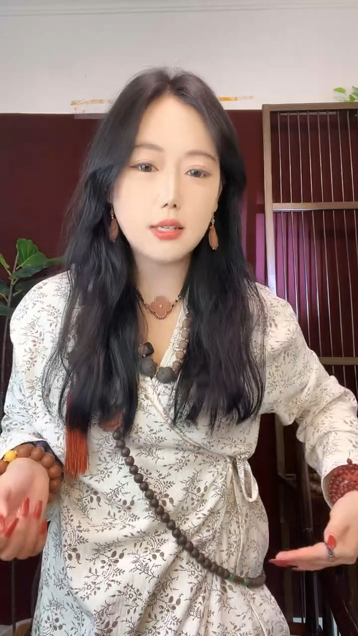 珠串抱朴+花蕊玫瑰斜挎