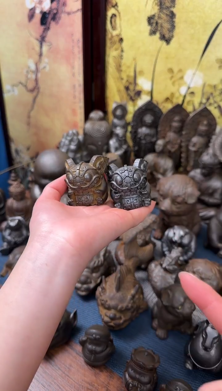 铁精致潮玩摆件小号吞金兽