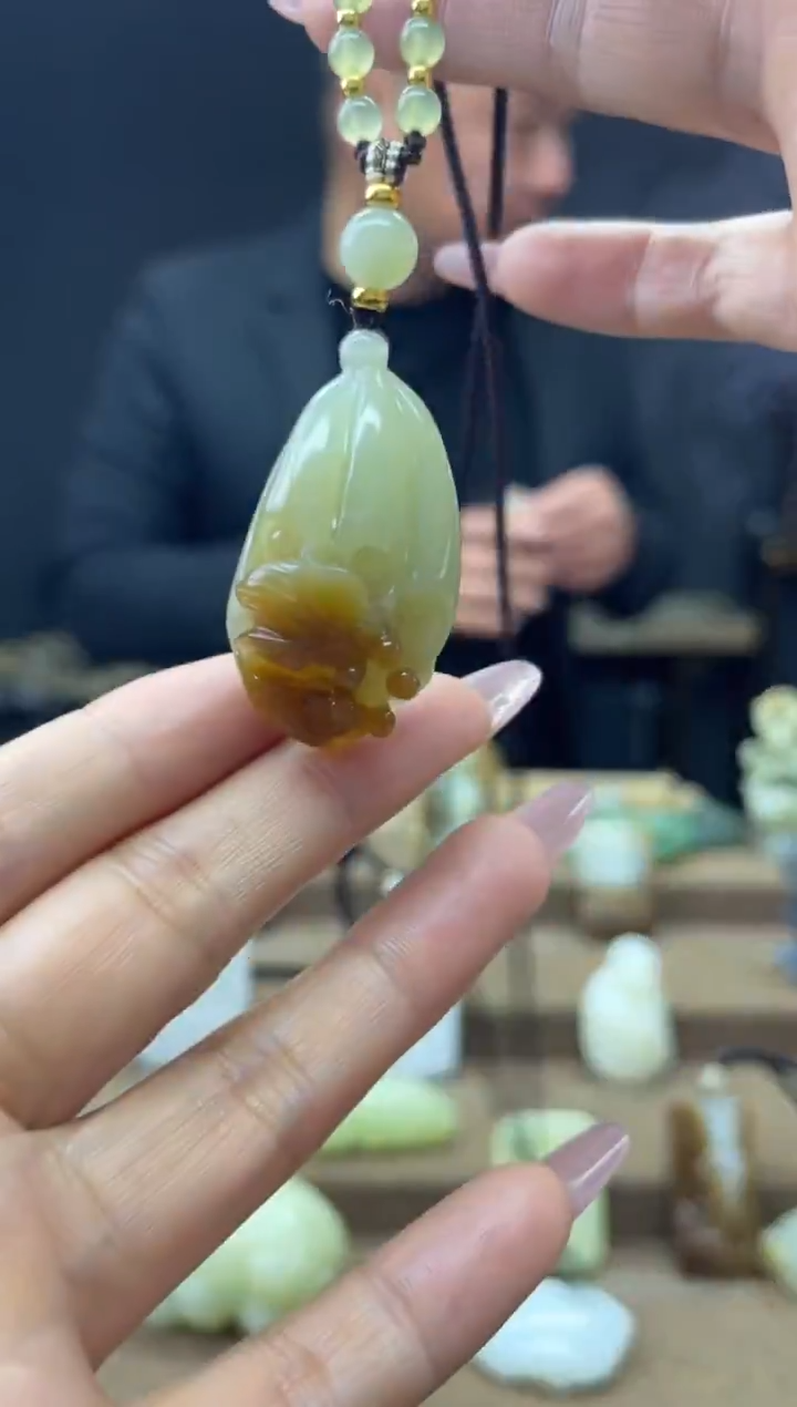 颈饰未镶嵌和田玉1