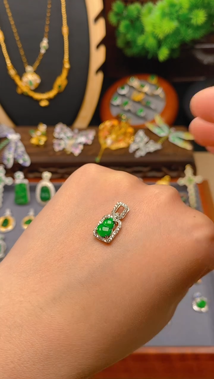 【闪购商品】翡翠吊坠(不含链)银S925镶嵌葫芦吊坠