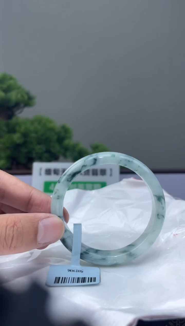 【闪购商品】翡翠手镯未镶嵌手镯13