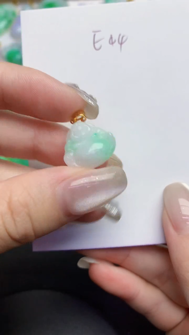 翡翠未镶嵌颈饰缅甸天然翡翠A货