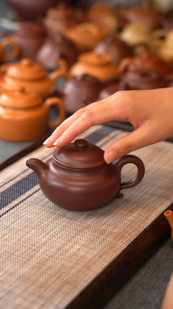 茶壶紫砂《***》黄龙山原矿台西紫泥容天