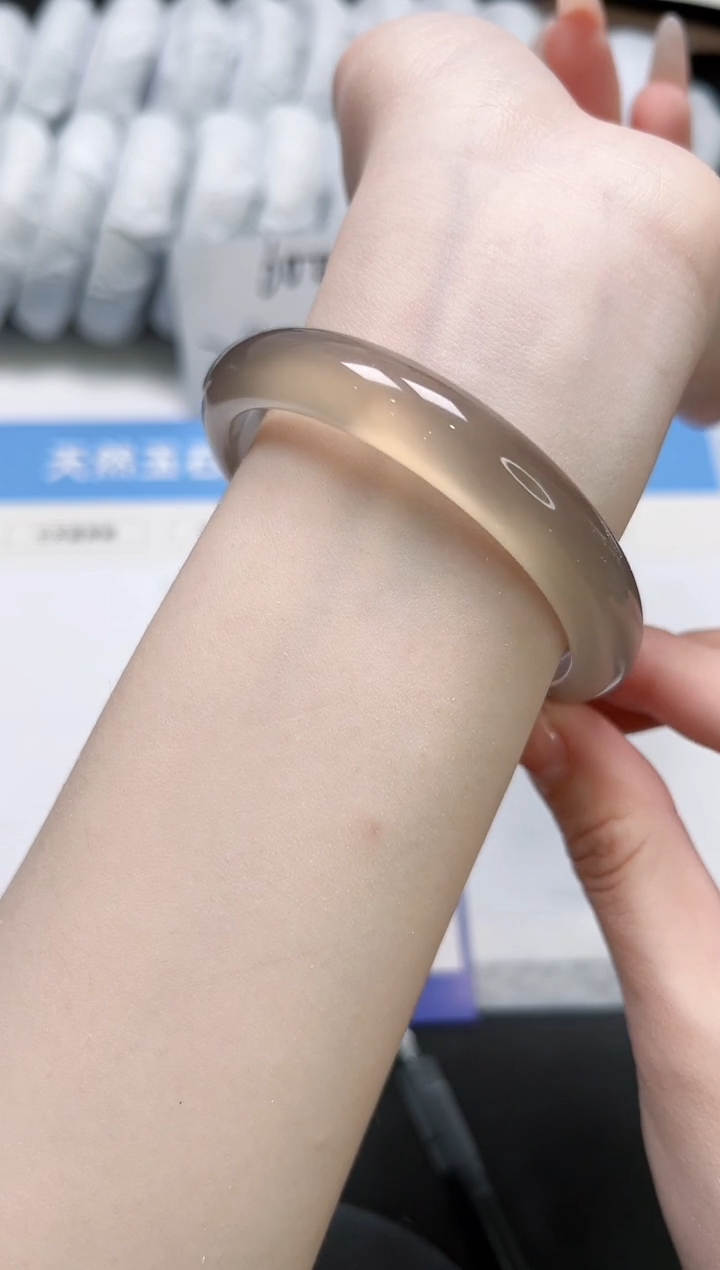 【闪购商品】石英质玉未镶嵌手镯44-58.7荔枝