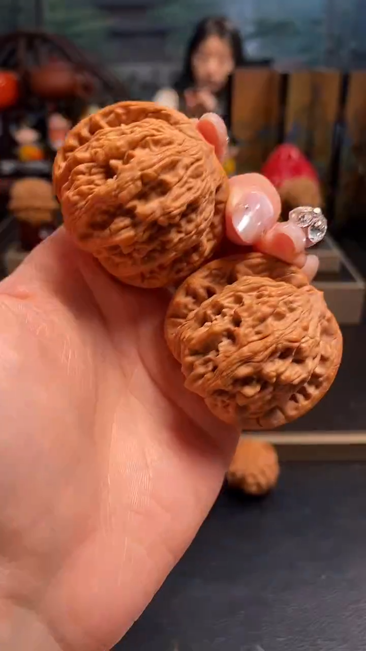 【闪购商品】文玩核桃吊坠K375麦穗虎头44