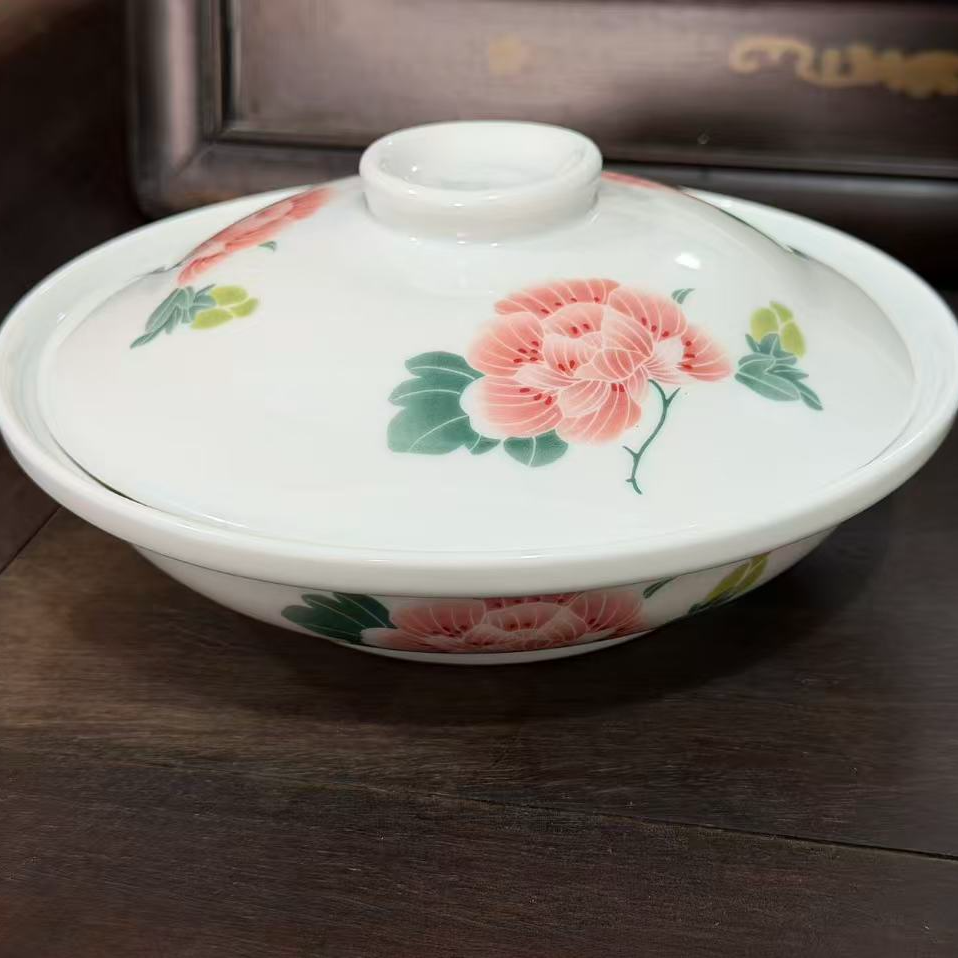 景德镇芙蓉花卉盖盒