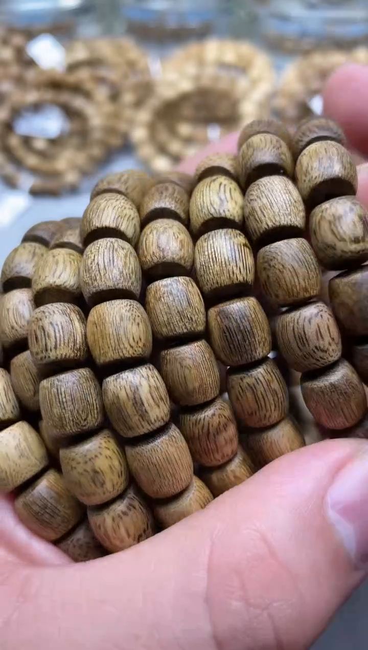 【闪购商品】沉香手串莺歌绿老型单圈09+多样性发其一