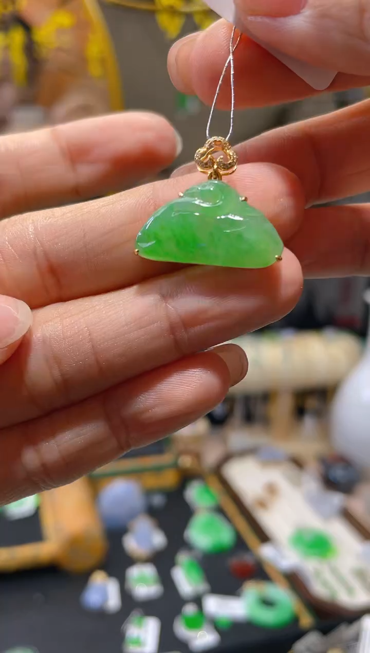 【闪购商品】翡翠颈饰18K金镶嵌假一赔三