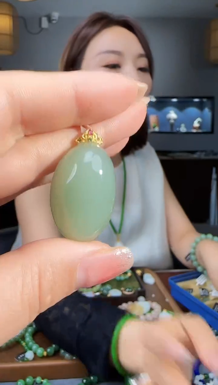和田玉18K金镶嵌吊坠(不含链)1