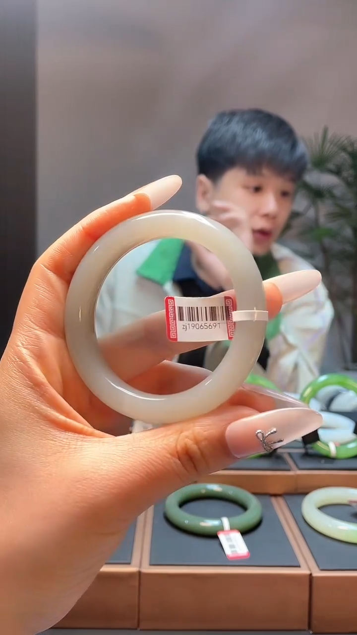 【闪购商品】和田玉手镯未镶嵌55藕粉紫19065691