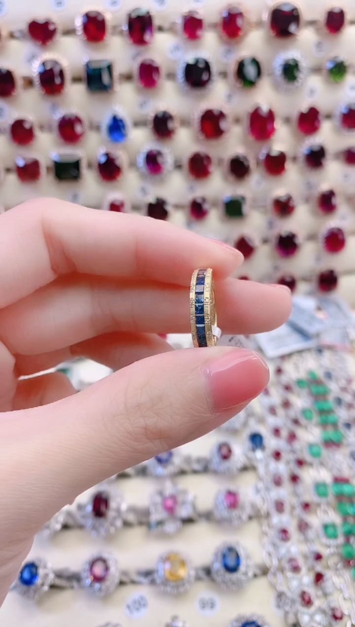 戒指蓝宝石18K金镶嵌?****?1