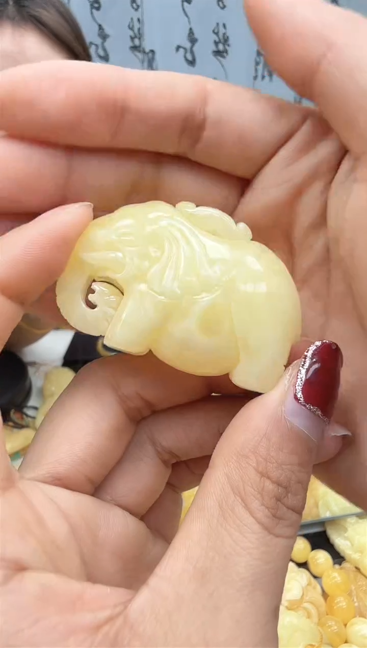 【闪购商品】琥珀裸石未镶嵌挂坠