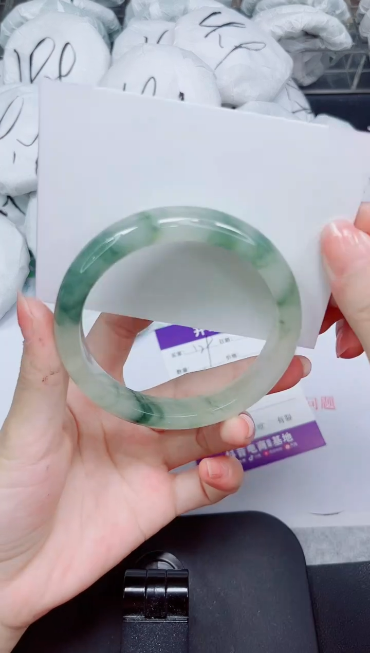 石英质玉手镯未镶嵌129-60