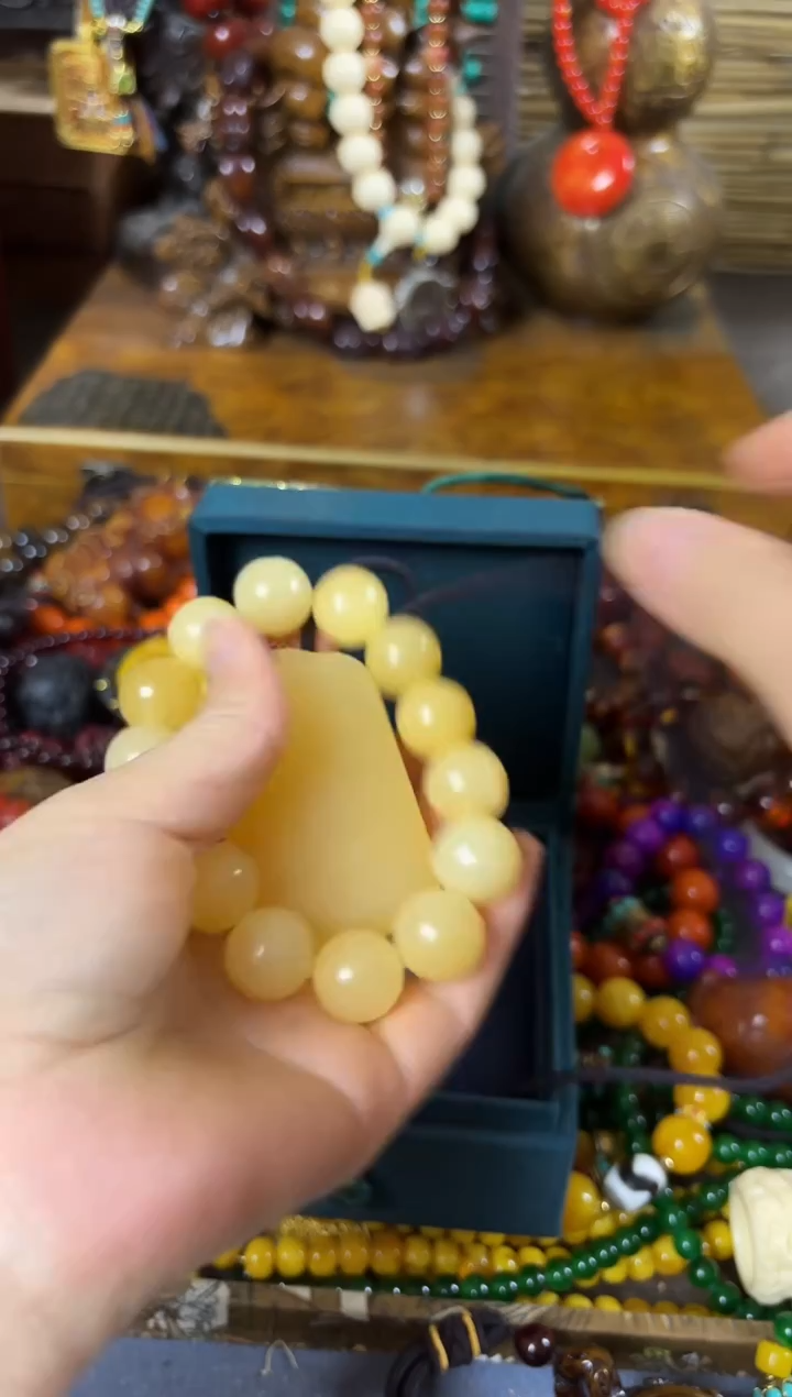 和田玉未镶嵌颈饰..................