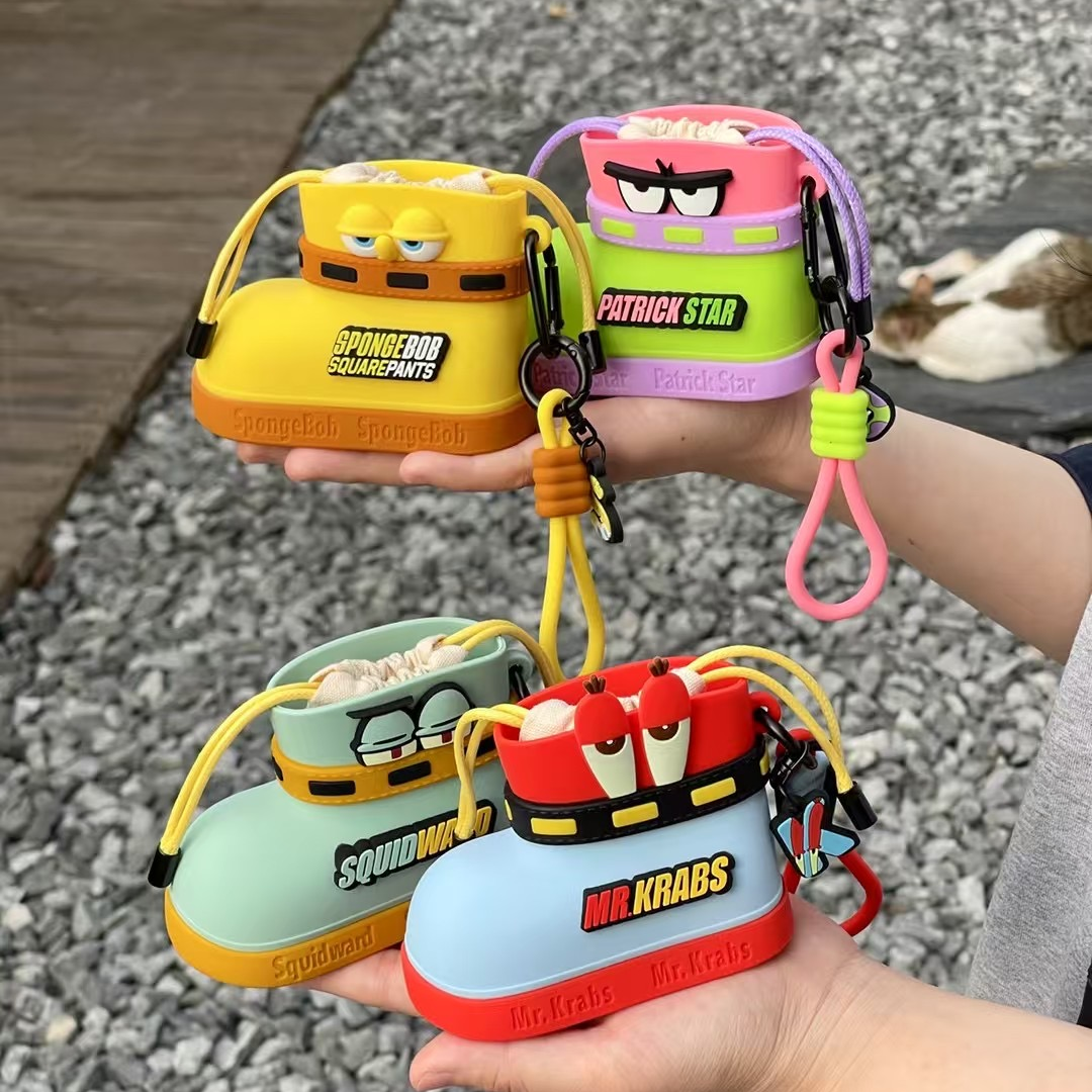 Q版大叔2025新款卡通超酷个性雨鞋硅胶女士潮流斜跨包手机链