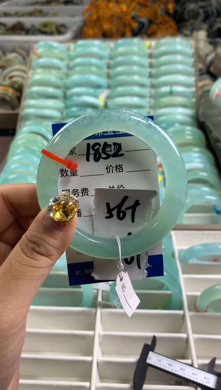 【闪购商品】蛇纹石玉手镯未镶嵌1852