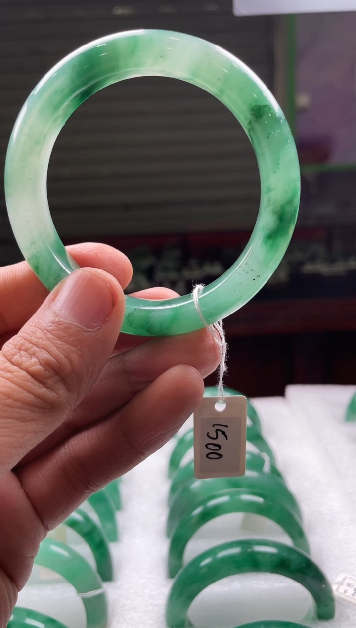 【闪购商品】石英质玉手镯未镶嵌手镯