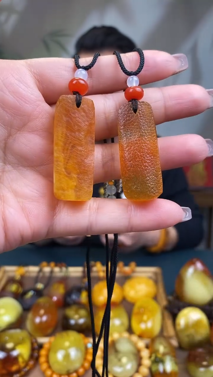 【闪购商品】琥珀裸石未镶嵌多样性发货 只发其中一件