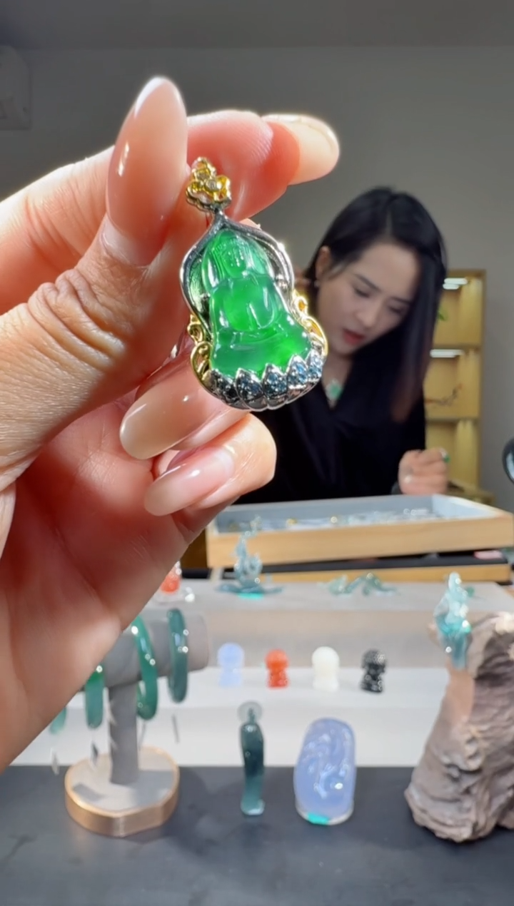 吊坠(不含链)未镶嵌翡翠观音