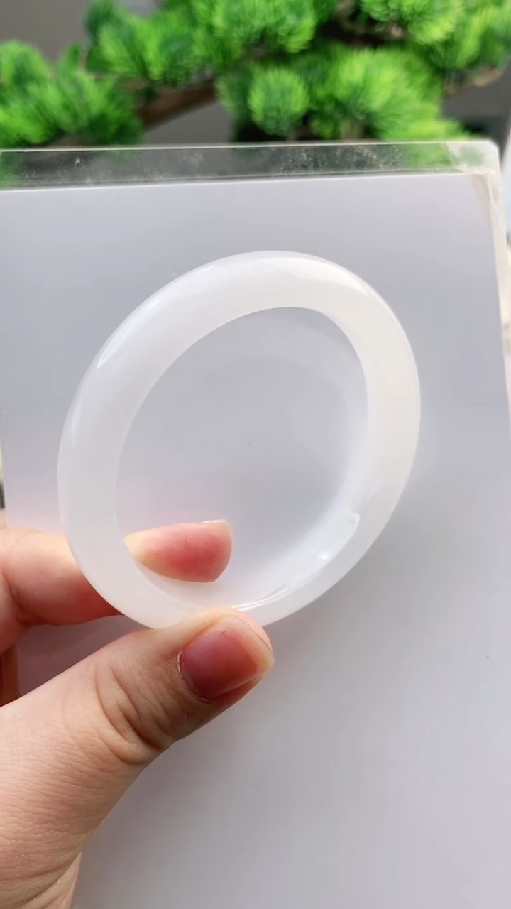 【闪购商品】石英质玉手镯未镶嵌53