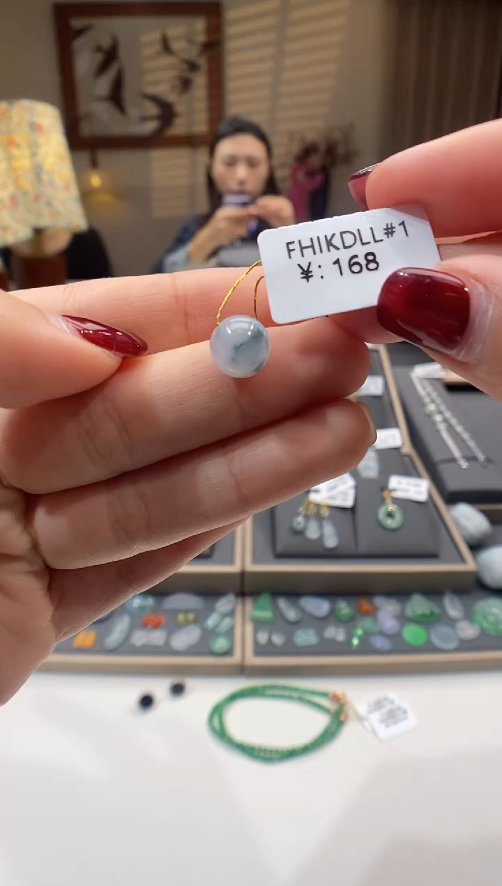 【闪购商品】翡翠颈饰未镶嵌珠子