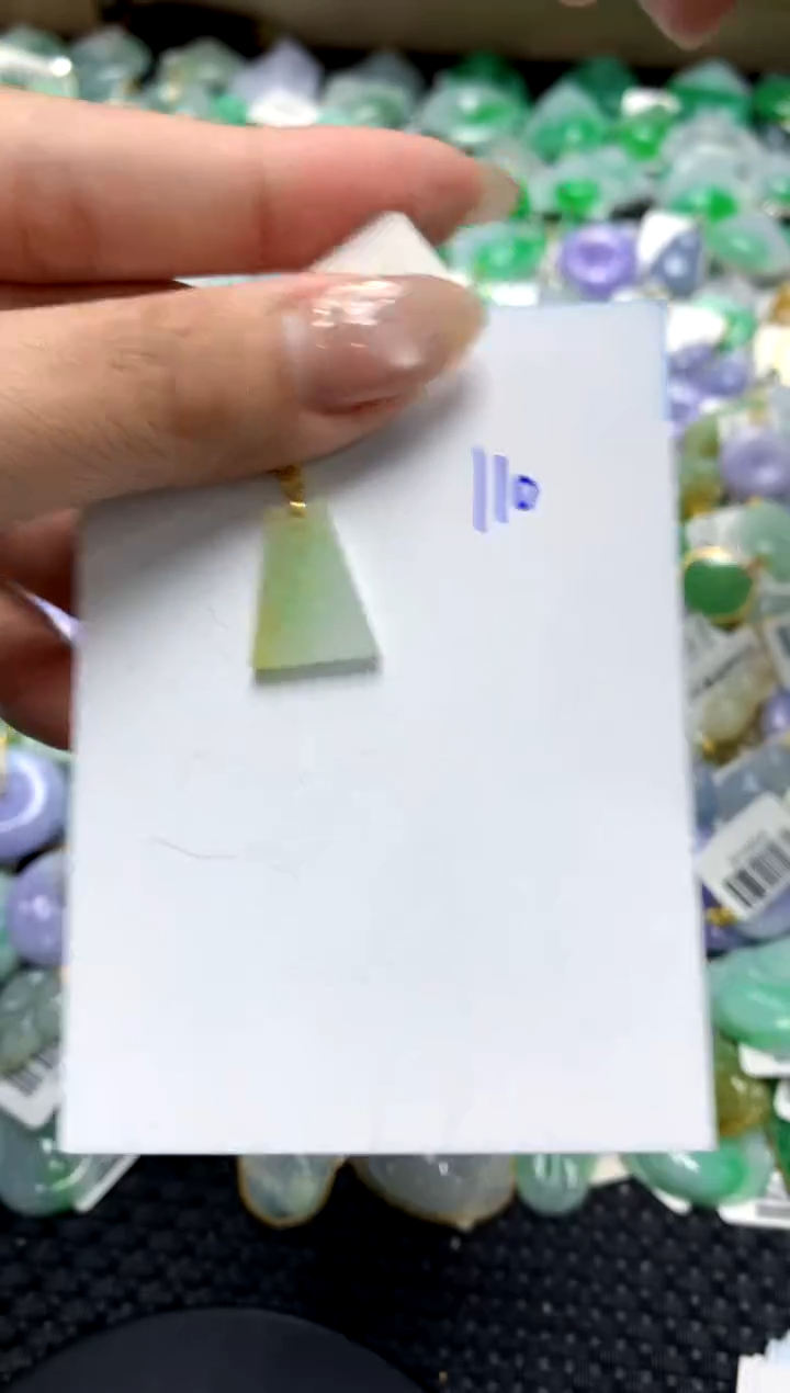 【闪购商品】翡翠颈饰18K金镶嵌1111111111111111