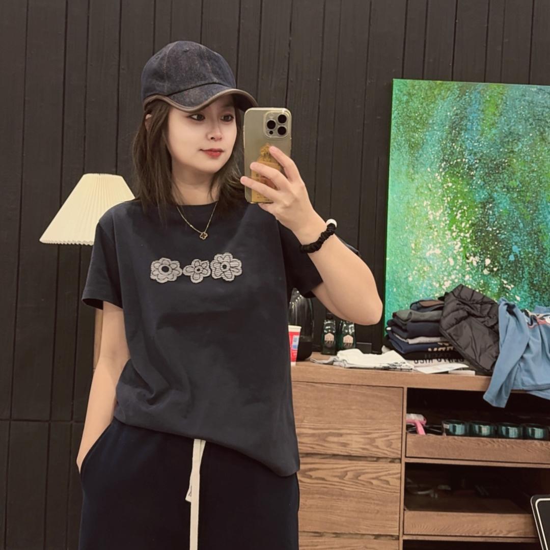 藏青圆领小花多定位刺绣T恤 S408972