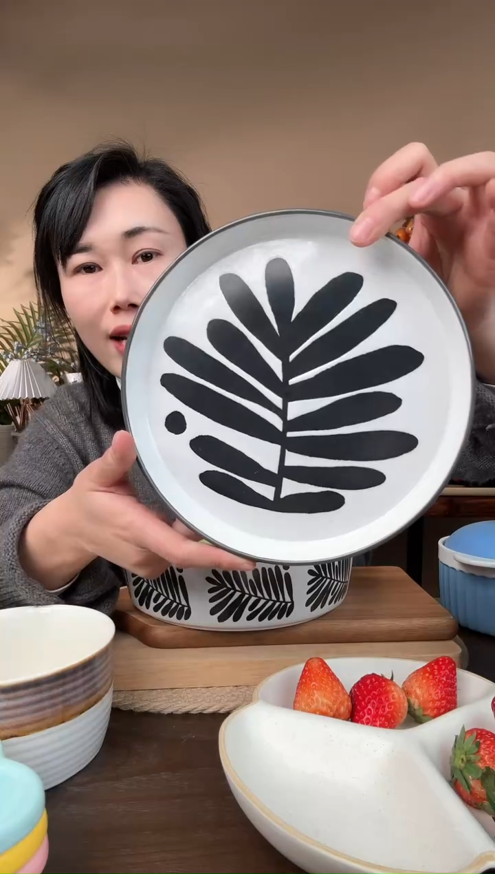 【闪购商品】瓷片8.3英寸叶子小盘微瑕