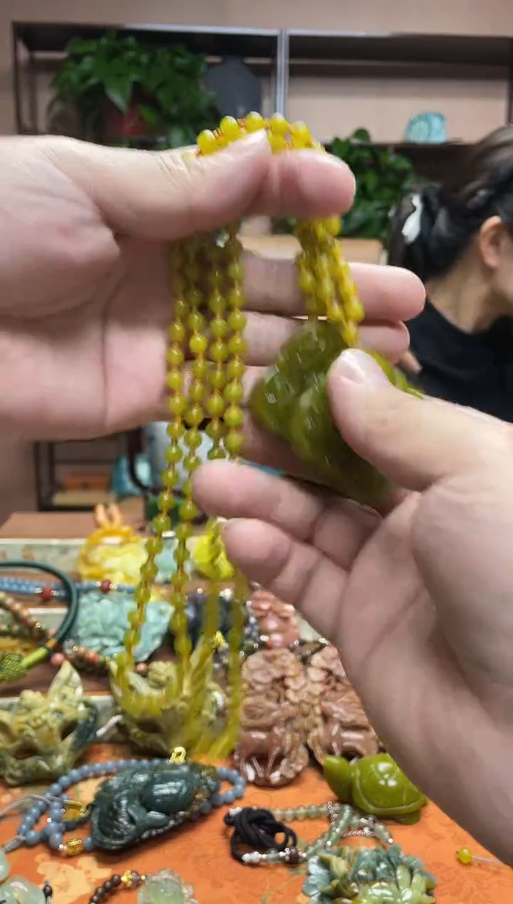 未镶嵌岫玉吊坠多样性发货发其中之一