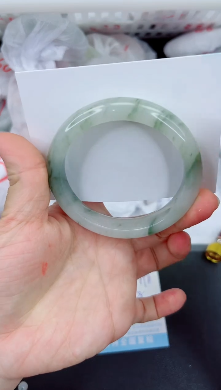 【闪购商品】石英质玉手镯未镶嵌167-60