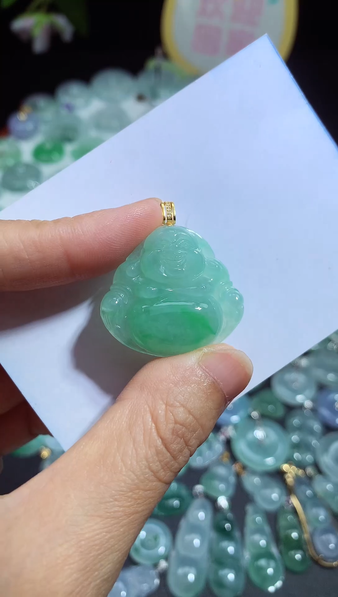 翡翠未镶嵌颈饰佛公