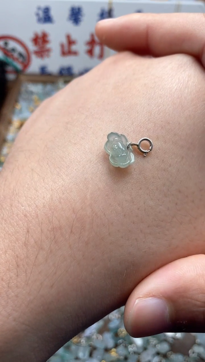 【闪购商品】翡翠颈饰未镶嵌哥哥