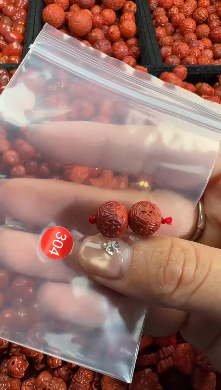 【闪购商品】南红玛瑙未镶嵌颈饰1