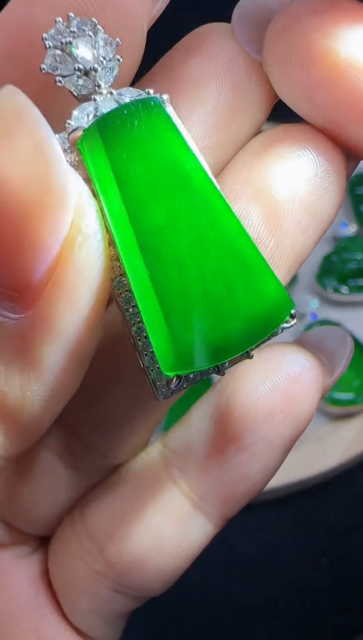 未镶嵌定制翡翠翡翠吊坠204