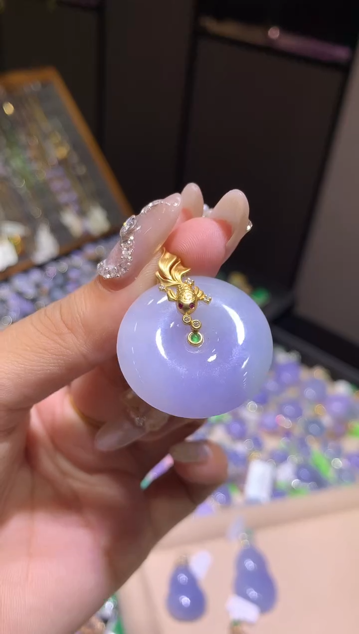 【闪购商品】翡翠吊坠(不含链)18K金镶嵌扣子