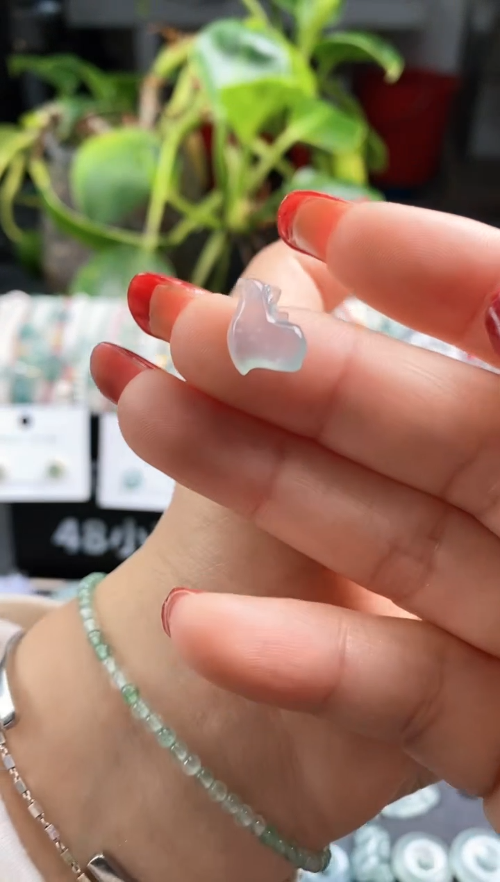 【闪购商品】翡翠散珠一鹿有你