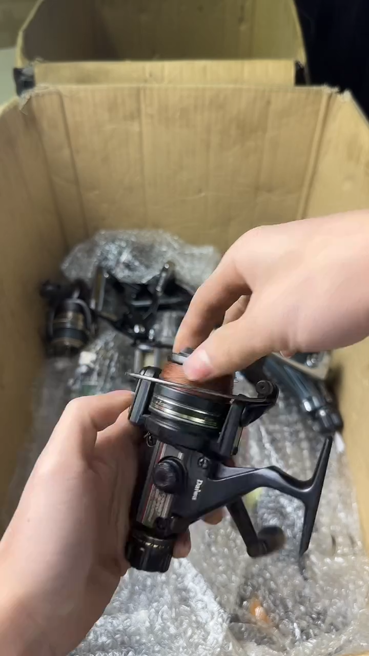 用****0微瑕钓鱼轮，直播间讲解为准，看清楚再拍，如有拆卸不退换