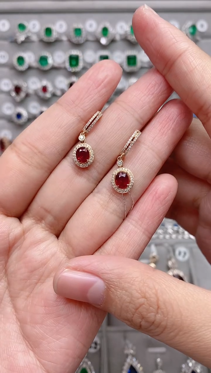 【闪购商品】红宝石18K金耳饰18K金镶嵌.