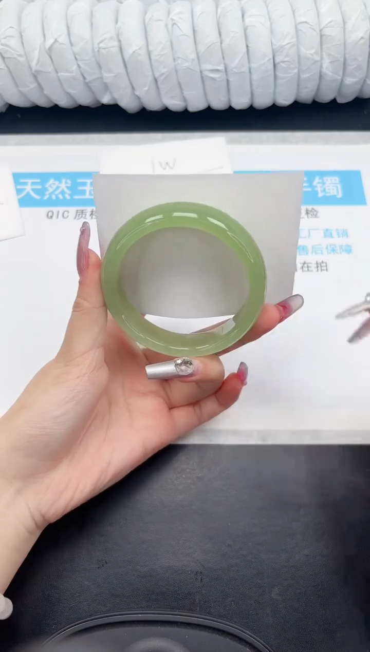 【闪购商品】石英质玉手镯未镶嵌181-59.4